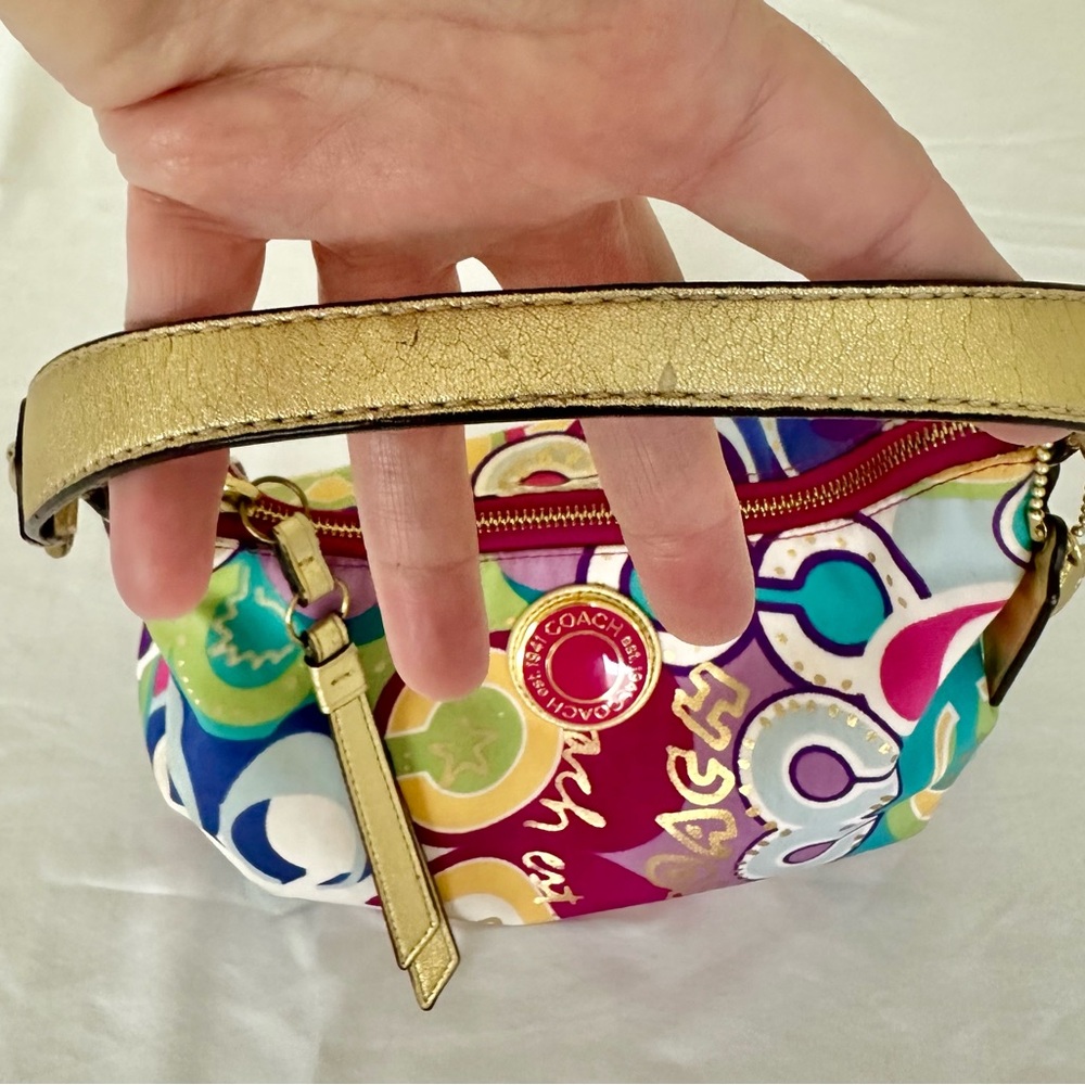 Coach Multicolor Signature Circle Print Shoulder Bag with Gold Accents - Picture 11 of 14